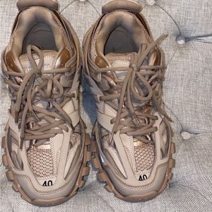 Balenciaga track sneaker in beige size 10
